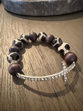 Rhinestone Cross Beaded Stretch Bracelet - Black, Cream & Brown